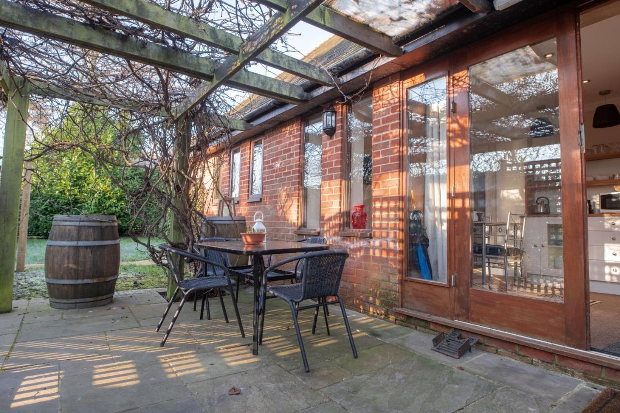 Terlingham Lane Cottage Hawkinge Eksteriør bilde